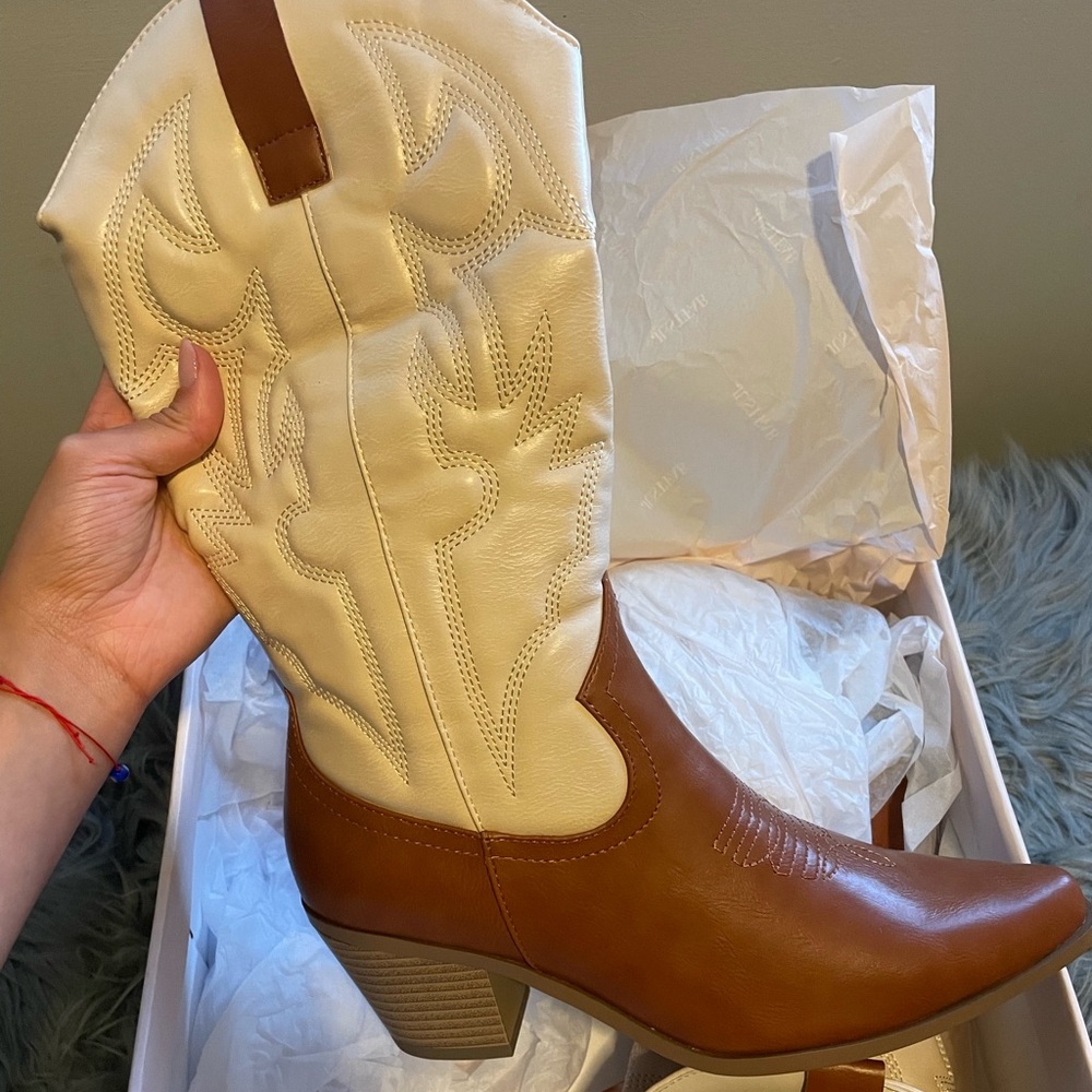 Brand new cow boy boots
